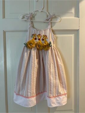 Beautiful Seersucker Dress with Adorable Giraffe and Floral Accents
